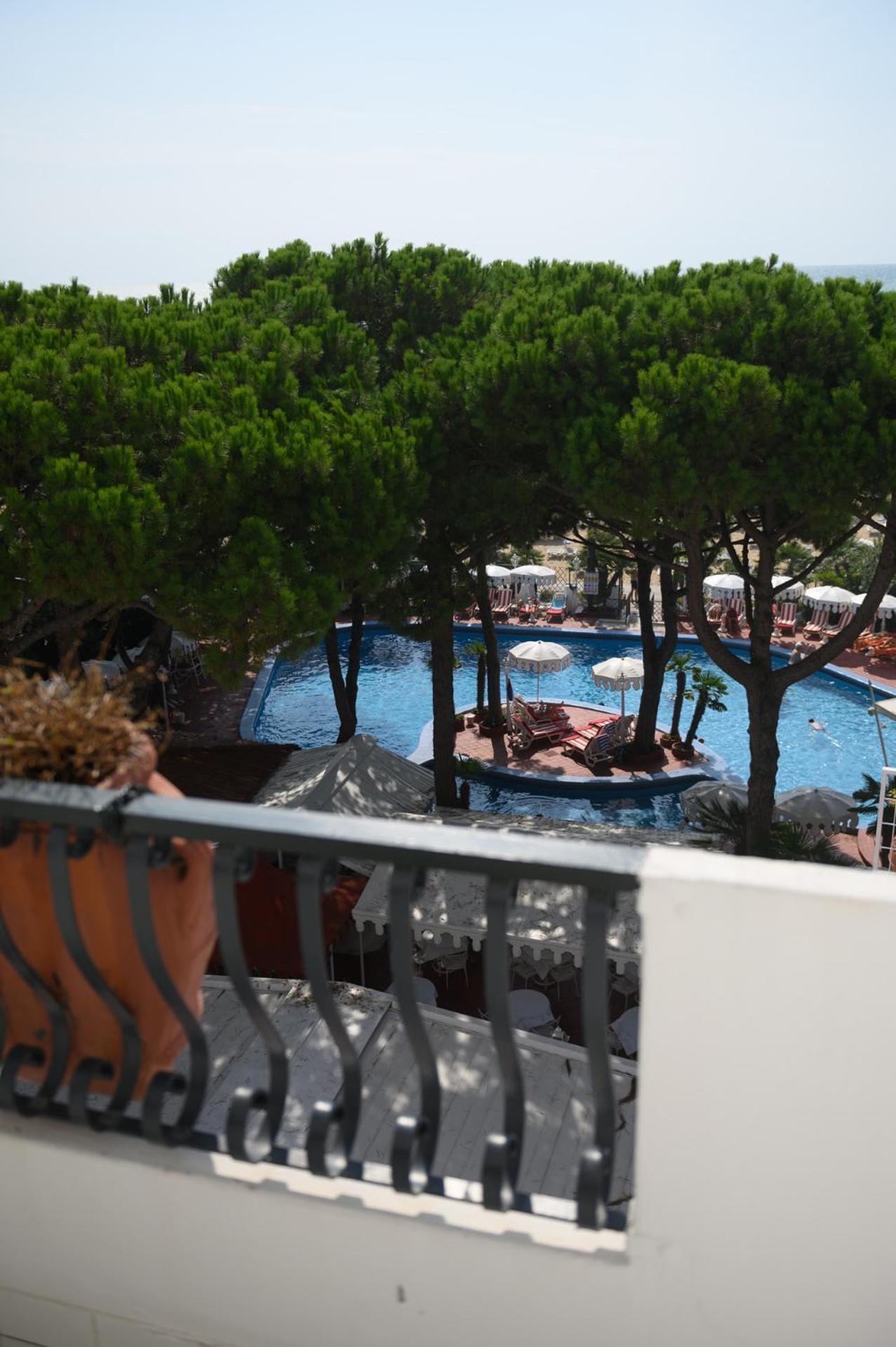 Agora Park Hotel Lido di Jesolo Ngoại thất bức ảnh